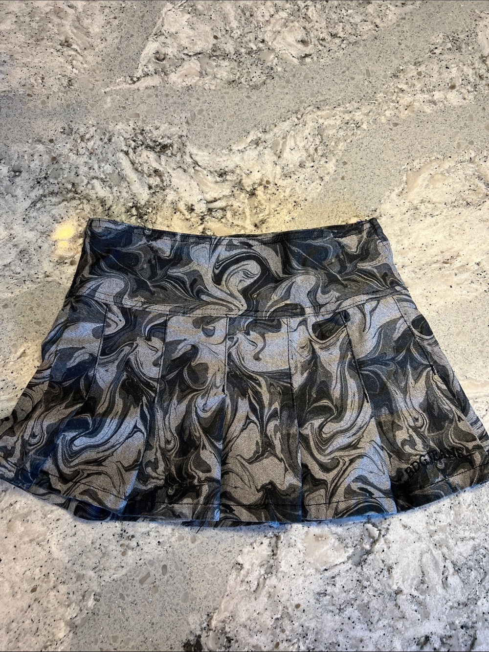 NWOT BDG Urban Outfitters Gray Marble Print Pleated Mini Skirt Size S